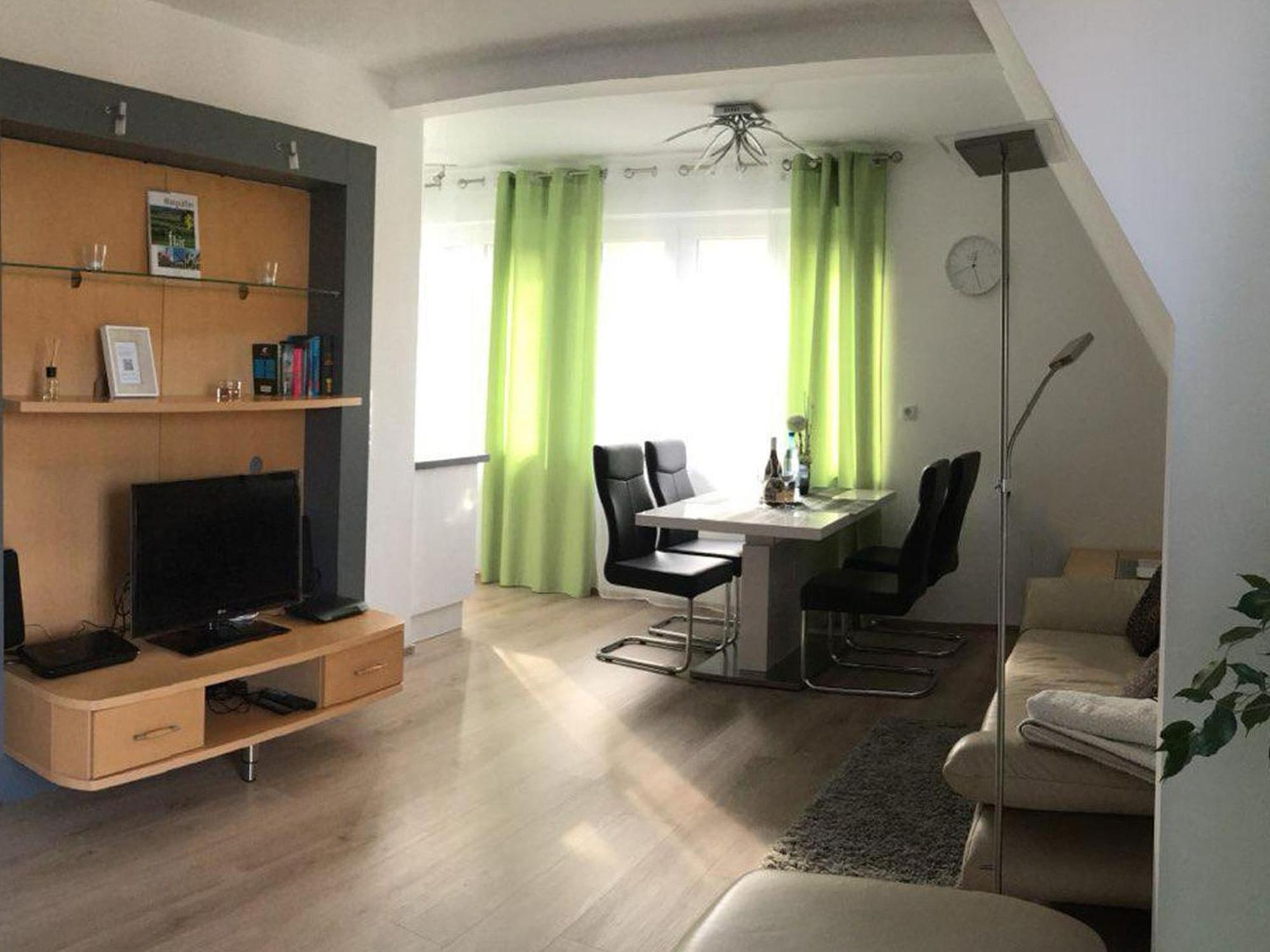 Haus Burgblick Apartment บาเดนไวเลอร์ ภายนอก รูปภาพ